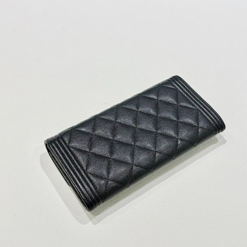 CHANEL - 黑色牛皮銀釦BOY下蓋長夾-1