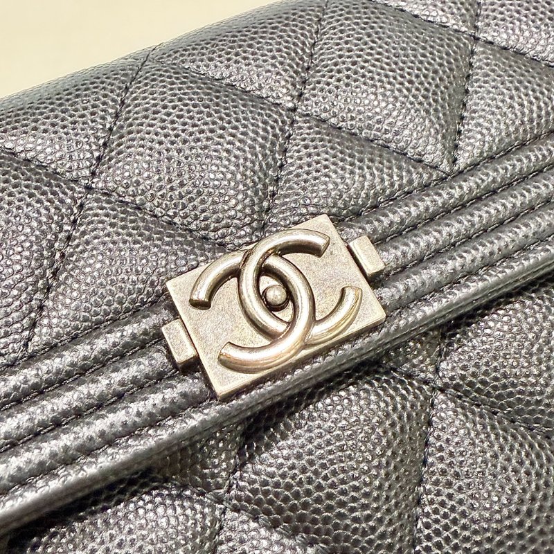 CHANEL - 黑色牛皮銀釦BOY下蓋長夾-4