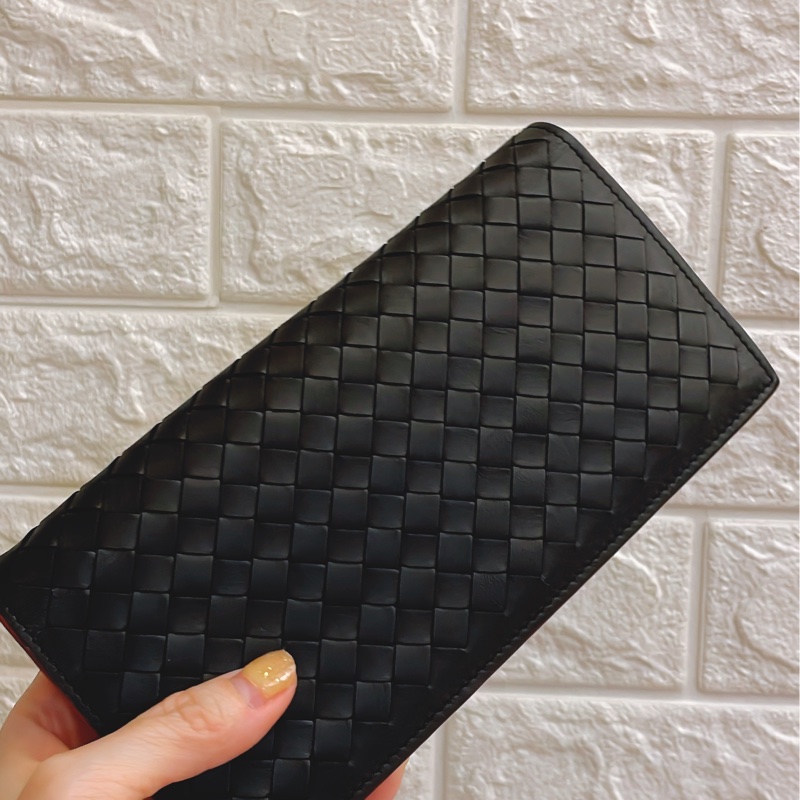 甜價出清分享✨  BOTTEGA VENETA 黑紅撞色 編織皮革 10卡 零錢袋 對開長夾-2