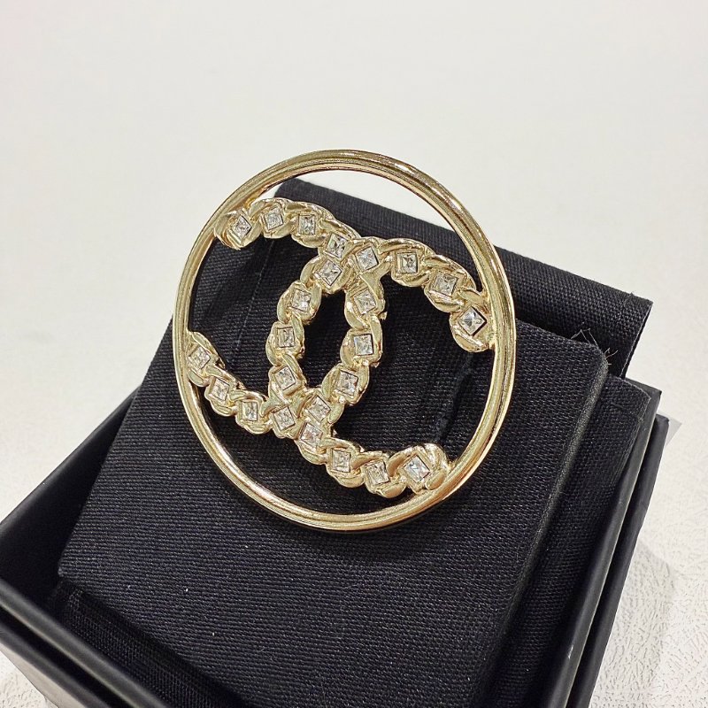 CHANEL - 金色圓形雙C方鑽胸針-1