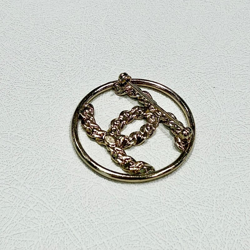 CHANEL - 金色圓形雙C方鑽胸針-7