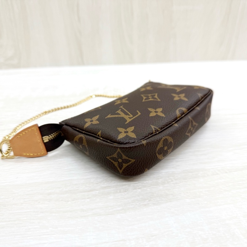 LV老花一字拉鍊Mini Pochette Accessoires小麻將包M58009-7