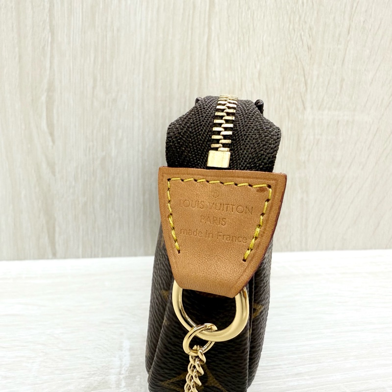 LV老花一字拉鍊Mini Pochette Accessoires小麻將包M58009-10