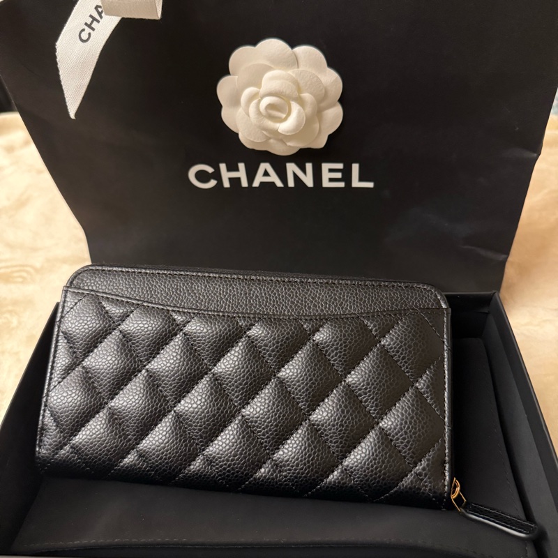 CHANEL 香奈兒經典格紋牛皮黑金長夾-1