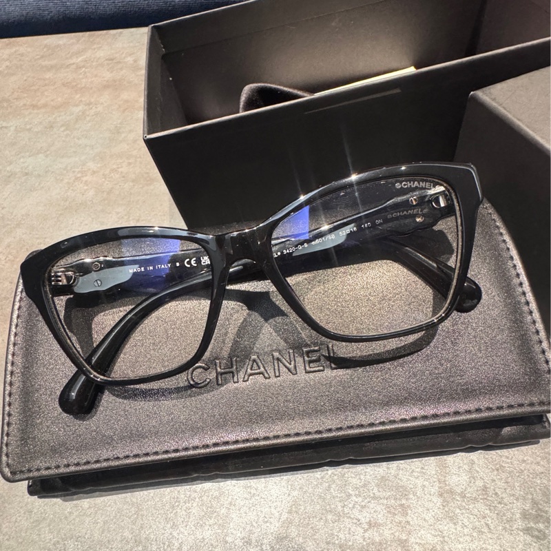Chanel 香奈兒鏡腳字母logo平光眼鏡 皮穿鏈拼接水鑽特殊限量款-0