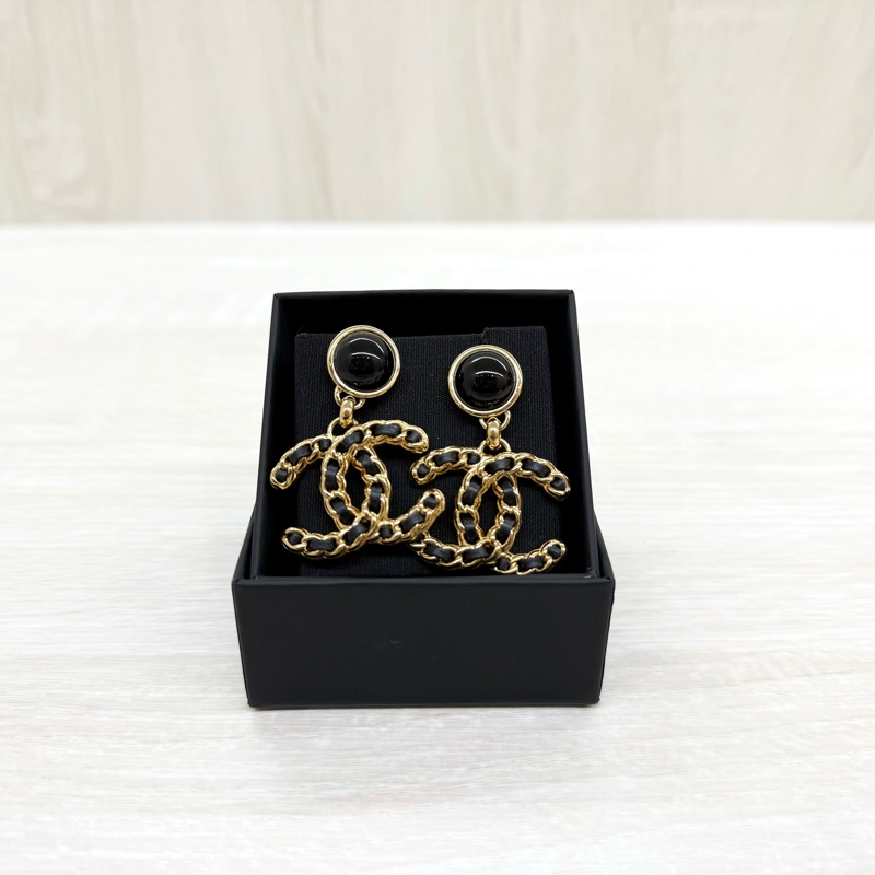 CHANEL黑金19系列墜飾雙C耳環-0