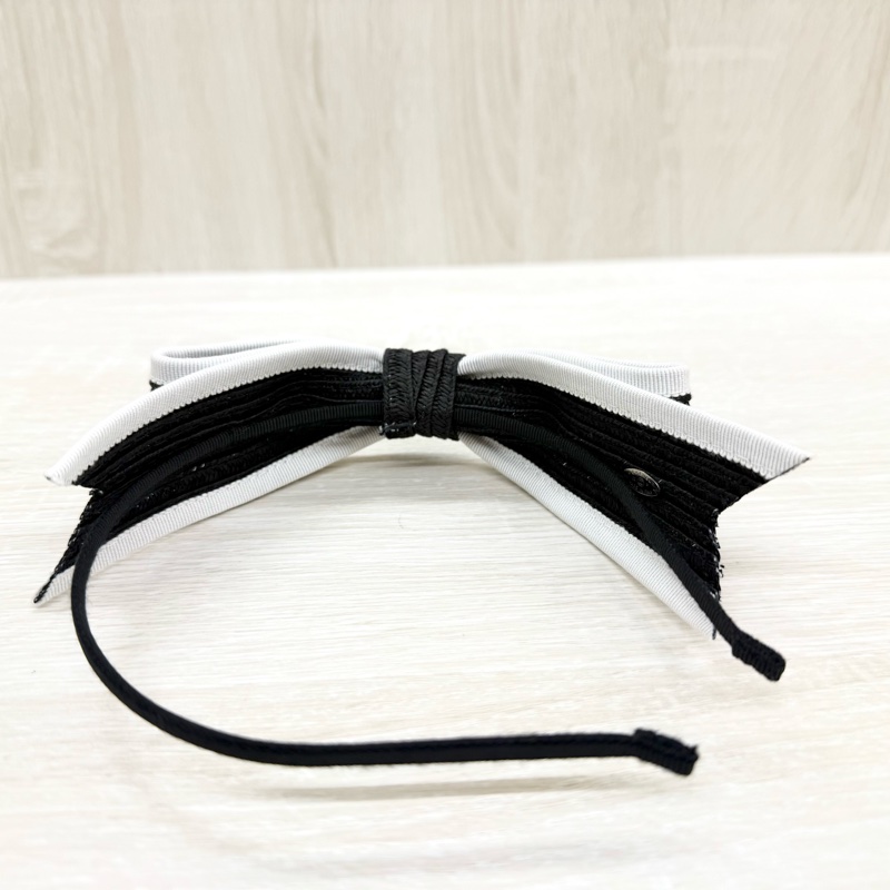 CHANEL黑白拚色蝴蝶結造型髮箍-6