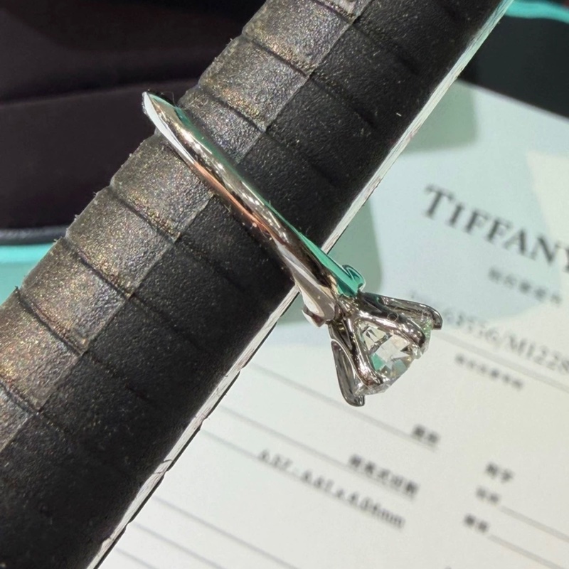 Tiffany 蒂芙尼一克拉鑽戒F色1.07克拉VS1淨度-5