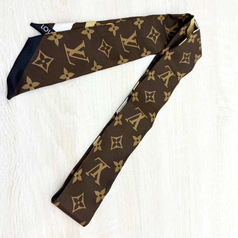 LV深咖啡色老花迷彩長絲巾-5