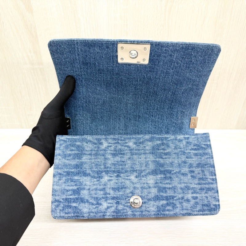 CHANEL牛仔布拼接毛呢編織銀扣BOY25-6