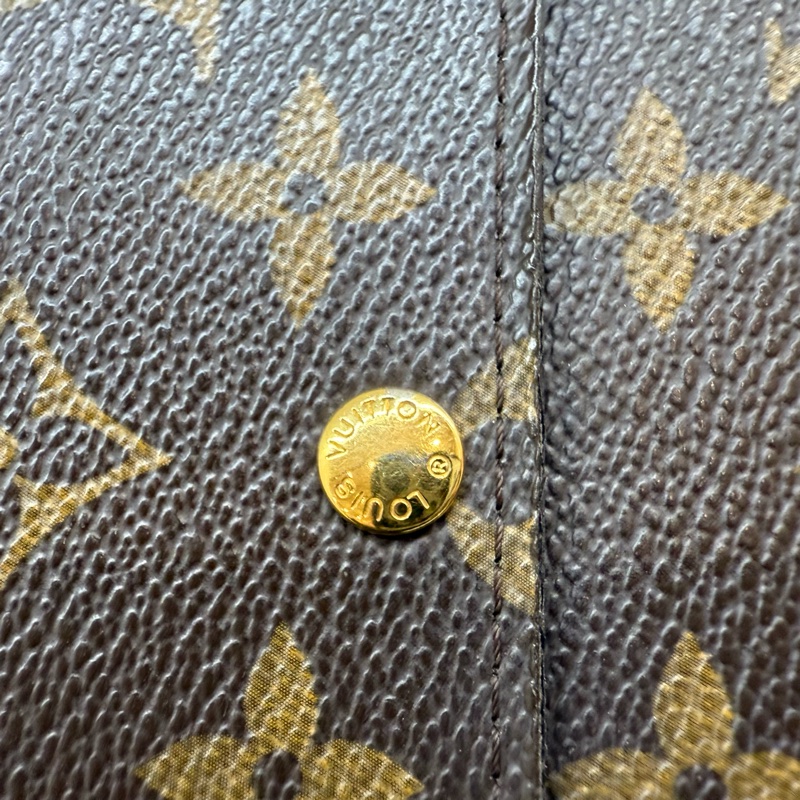 LV原花金釦10卡下蓋發財長夾-13