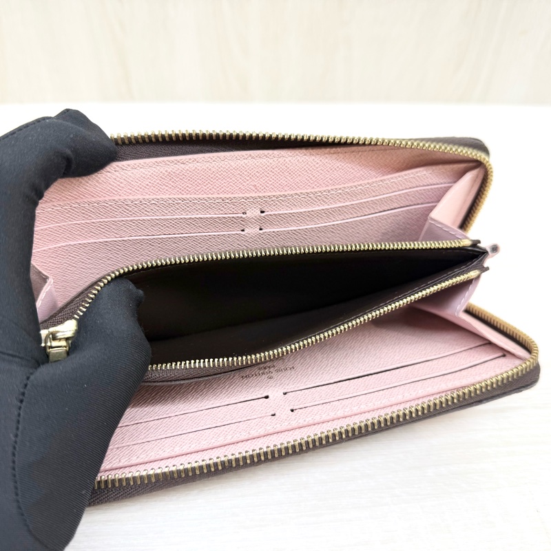 LV原花拼粉色內裡Clemence窄版ㄇ拉長夾M61298-7