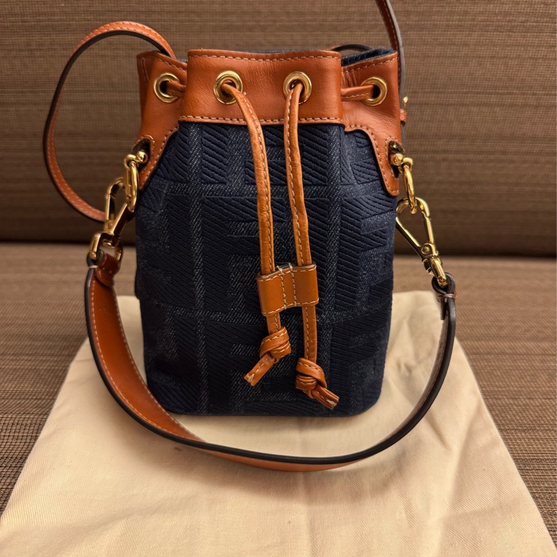 FENDI 牛仔拼皮 迷你小水桶-0