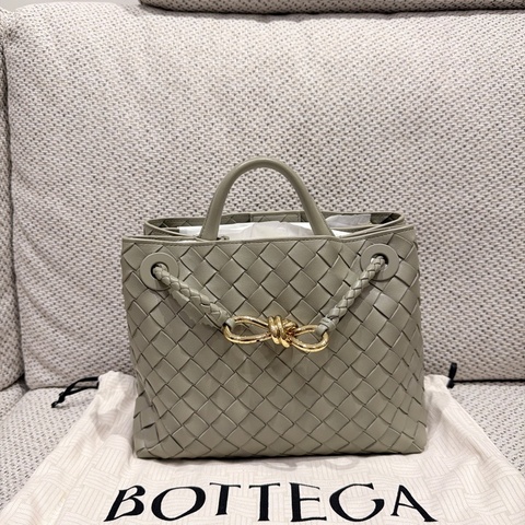 BOTTEGA VENETA - Small Andiamo 編織磁扣開合小號羊皮Travertine色肩背包