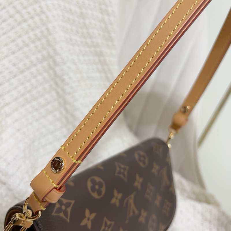 LOUIS VUITTON＊Wallet on Chain Ivy＊製造日期2024/08/26＊贈內膽包防磨扣-4