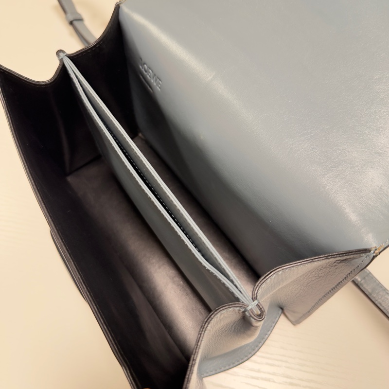 Loewe Barcelona 三角金屬設計皮革（霧霾藍） 中號-8
