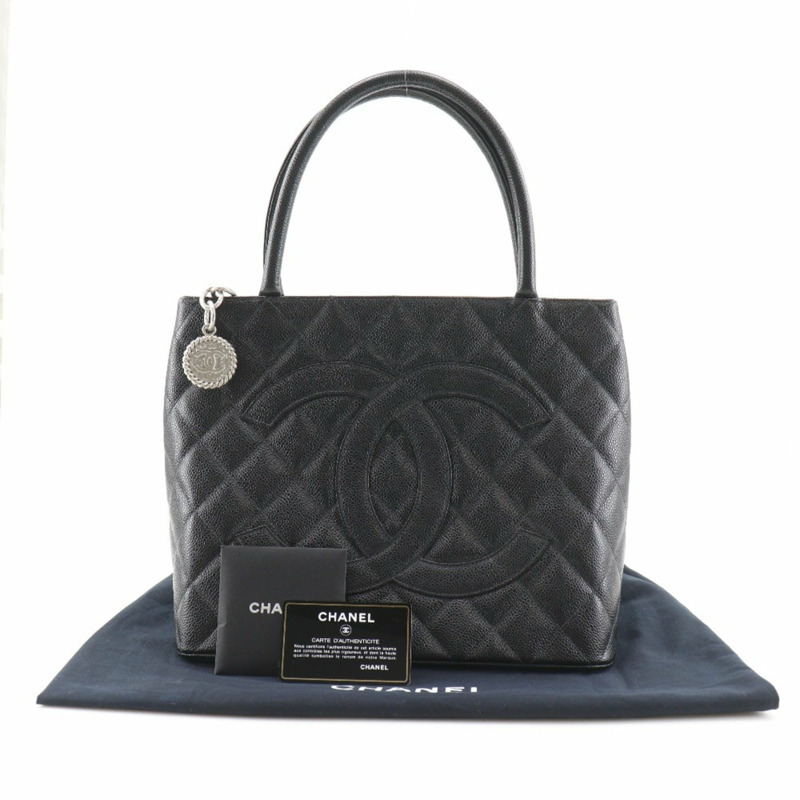 香奈兒復刻版手提包，Coco標誌，絎縫，A01804，魚子醬紋皮革，黑色，A5 Medallion手提包，女士-10