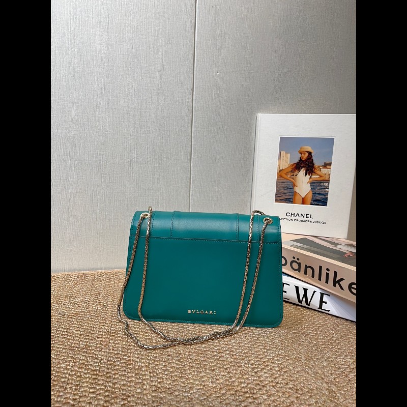 BVLGARI Serpenti Forever 經典蛇首搭扣鏈條肩帶 25cm 小牛皮 綠色-1