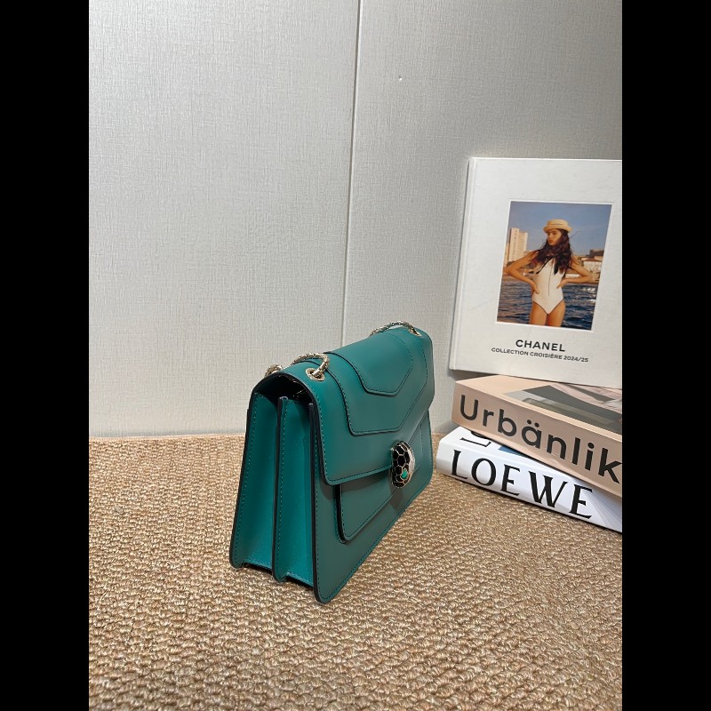 BVLGARI Serpenti Forever 經典蛇首搭扣鏈條肩帶 25cm 小牛皮 綠色-3