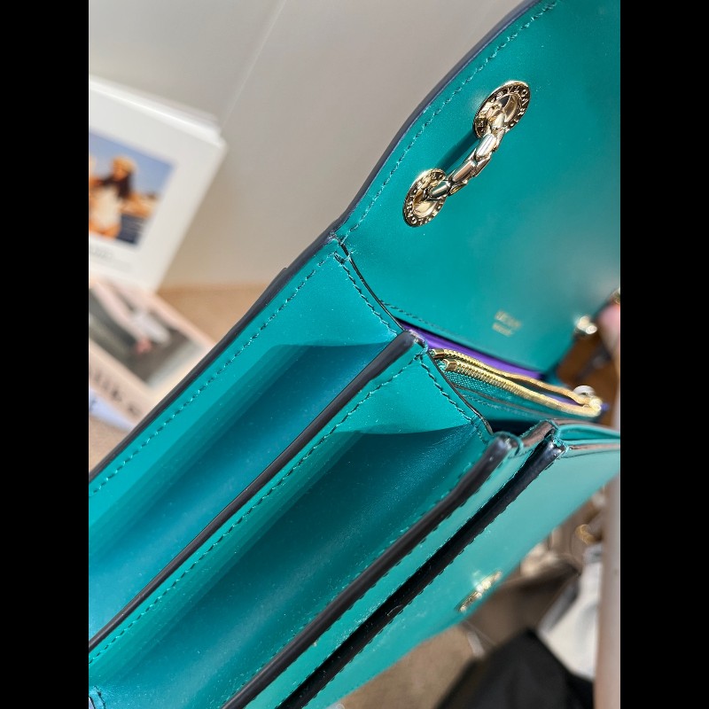 BVLGARI Serpenti Forever 經典蛇首搭扣鏈條肩帶 25cm 小牛皮 綠色-11