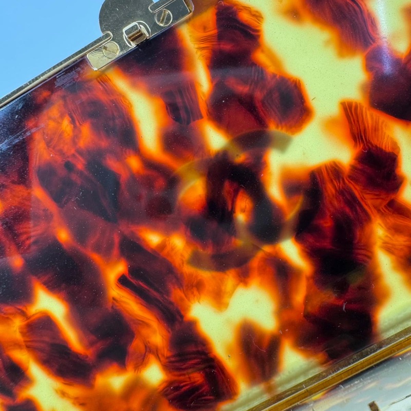 Chanel Vintage 97P Tortoiseshell Plexiglass CC Evening Box Bag with 24k Gold-plated Snake Chain-12