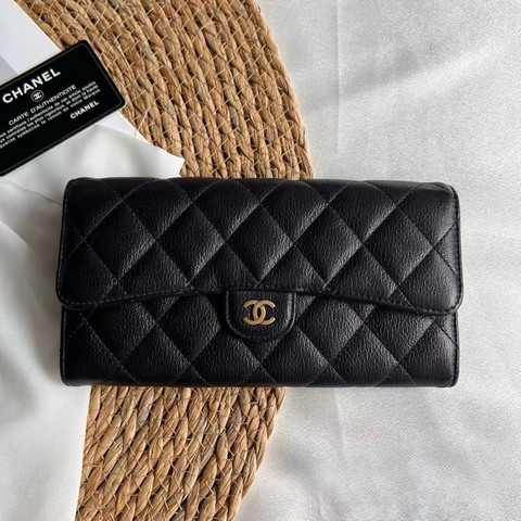 Chanel 字母印花荔枝牛長夾