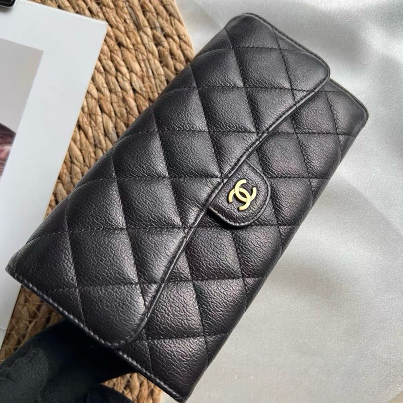 Chanel 字母印花荔枝牛長夾-3