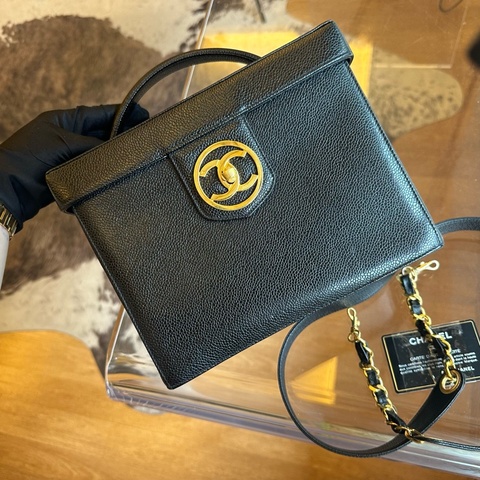 Chanel 香奈兒黑金魚子醬雙c扣化妝包帶肩帶