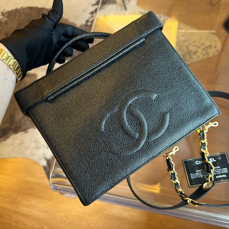 Chanel 香奈兒黑金魚子醬雙c扣化妝包帶肩帶-2