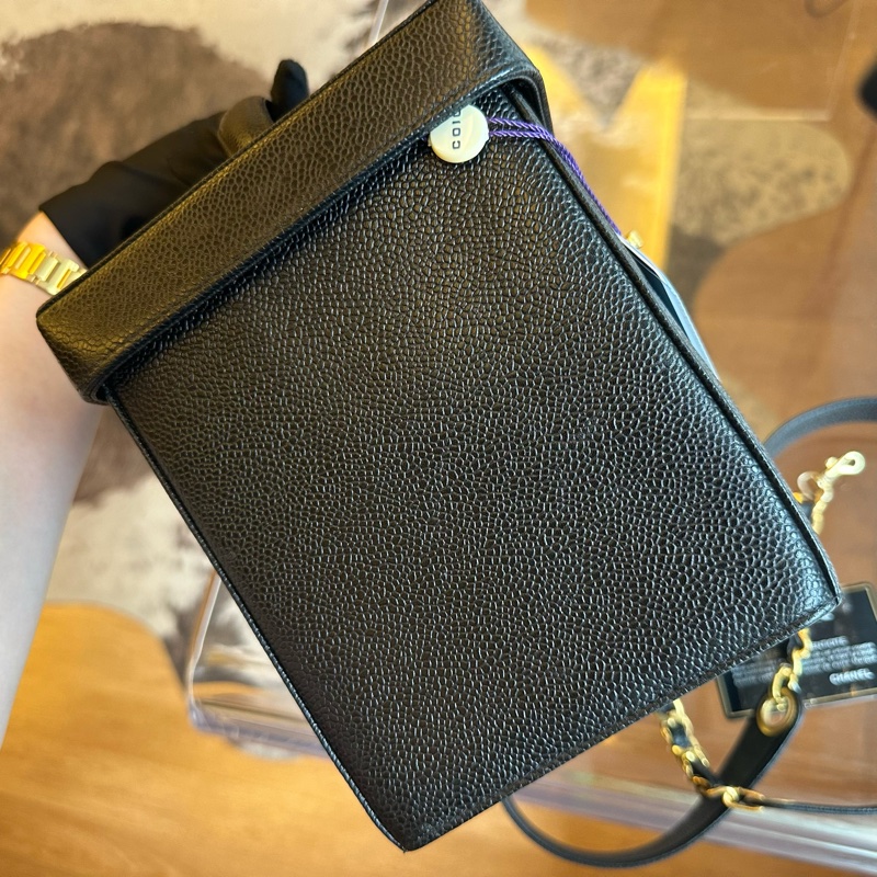 Chanel 香奈兒黑金魚子醬雙c扣化妝包帶肩帶-5