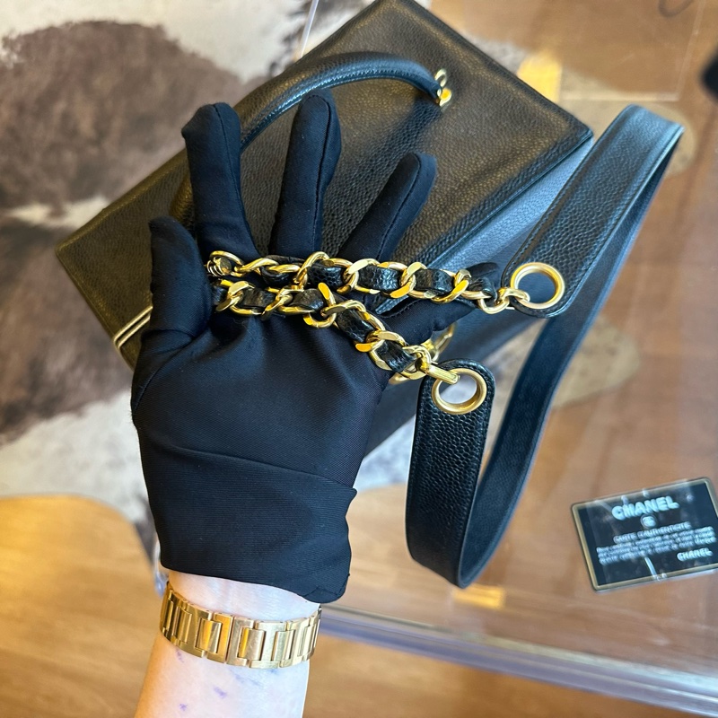 Chanel 香奈兒黑金魚子醬雙c扣化妝包帶肩帶-8