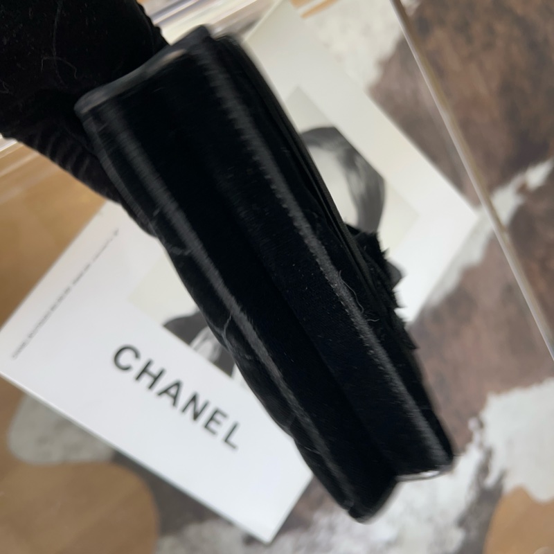 Chanel 香奈兒黑金絲絨雕花鏈條包-1