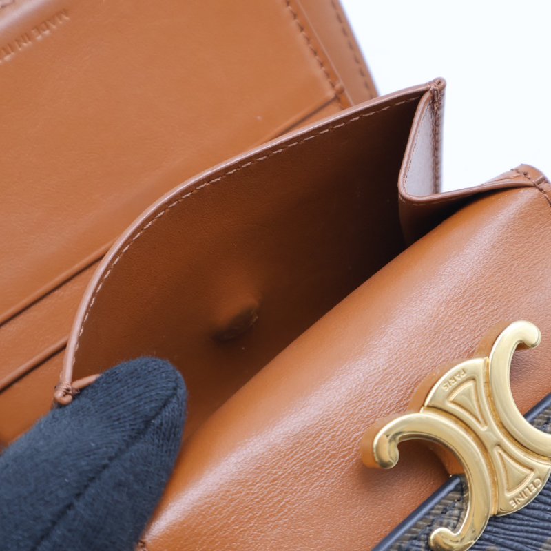 CELINE Triomphe凱旋釦老花三折短夾-8