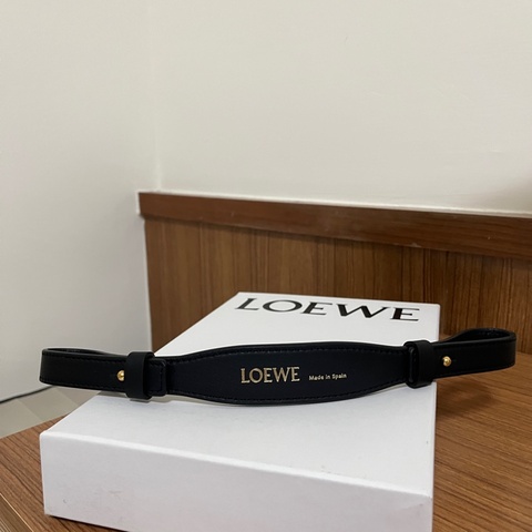 LOEWE肩背、手提背帶