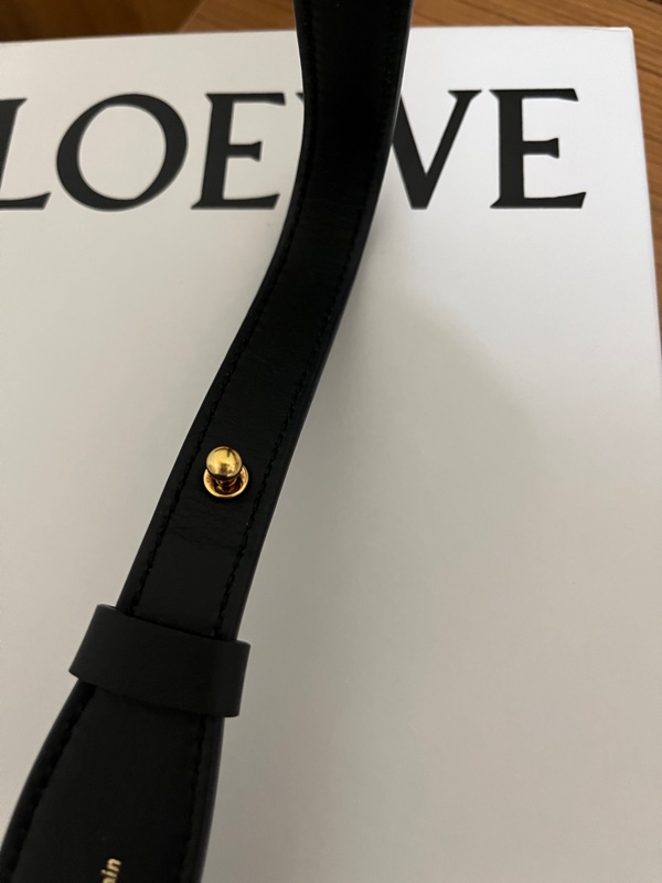 LOEWE肩背、手提背帶-4