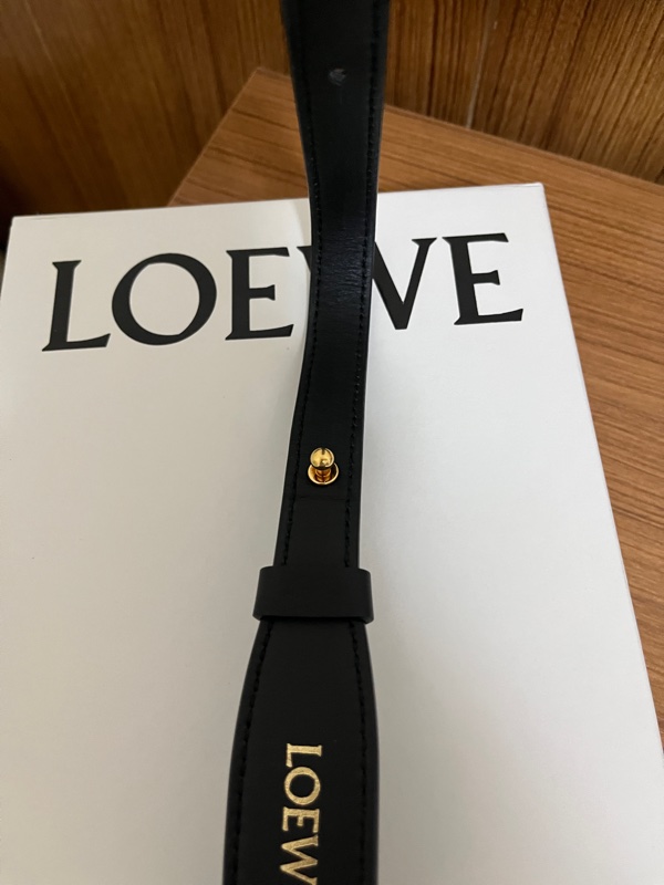 LOEWE肩背、手提背帶-5