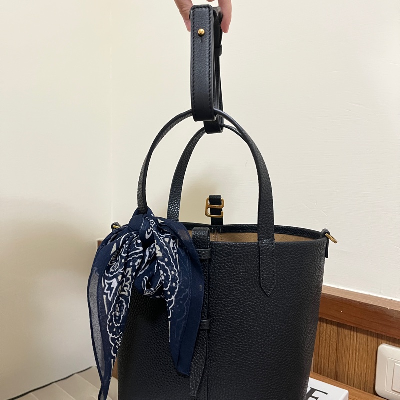 LOEWE肩背、手提背帶-7