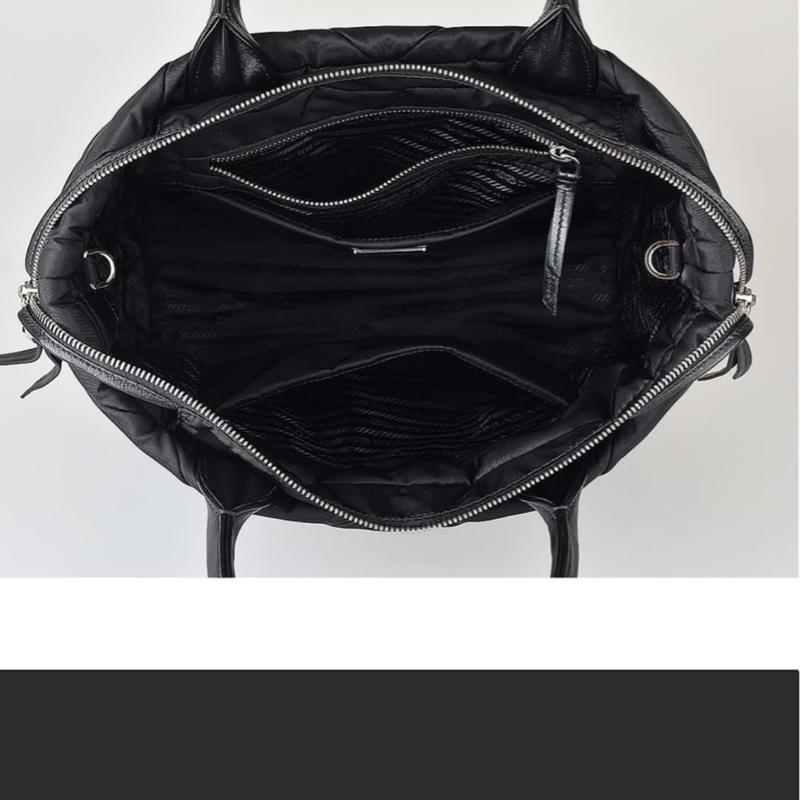 PRADA 黑色尼龍手提包-5