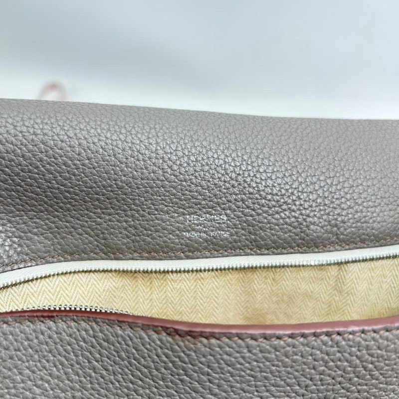 Hermes ALFRED35 埃佛德男士大容量郵差包 Togo皮銀扣-14