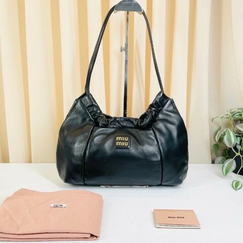 Miumiu新款花邊餃子包 黑色肩背包