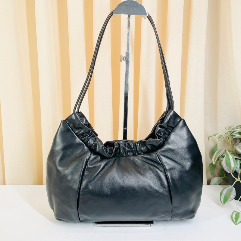 Miumiu新款花邊餃子包 黑色肩背包-1