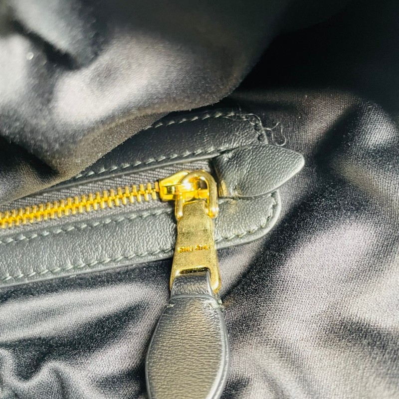 Miumiu新款花邊餃子包 黑色肩背包-7