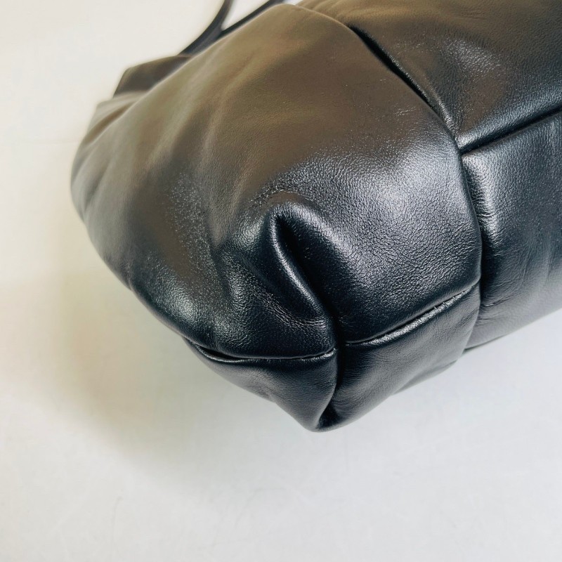 Miumiu新款花邊餃子包 黑色肩背包-9