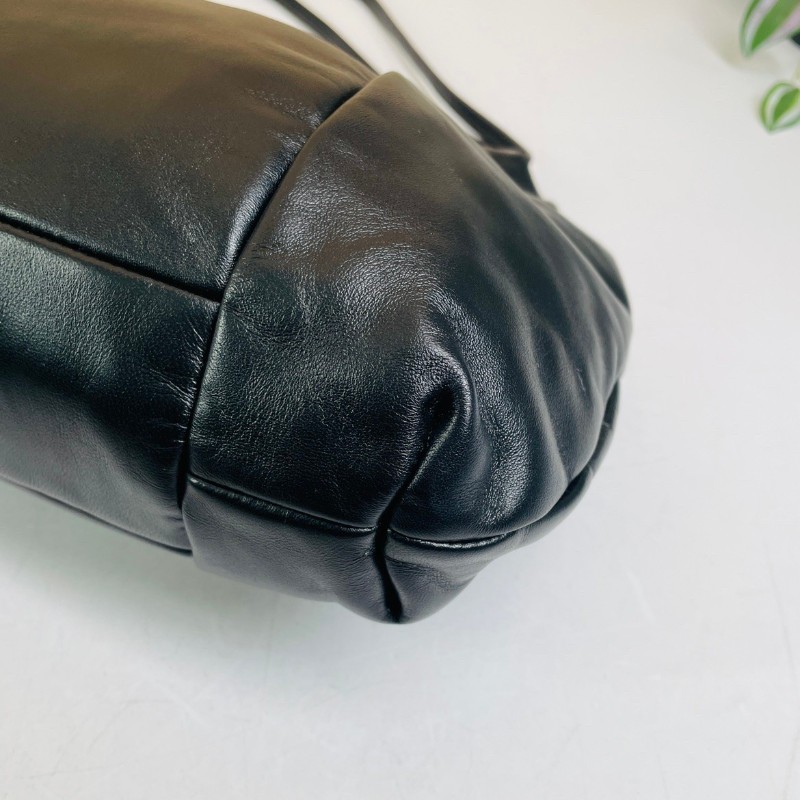 Miumiu新款花邊餃子包 黑色肩背包-11