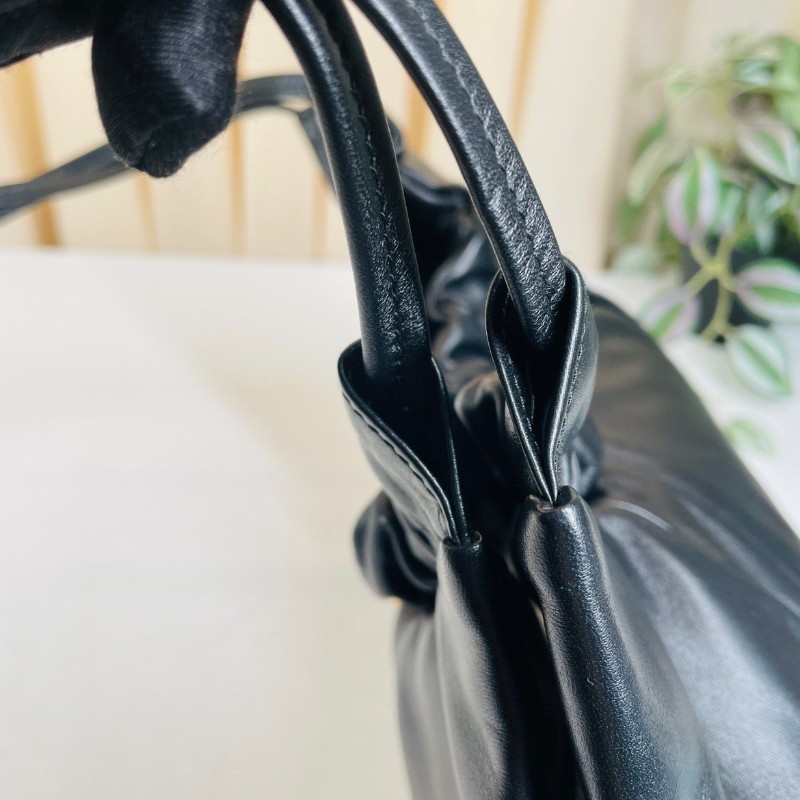 Miumiu新款花邊餃子包 黑色肩背包-16