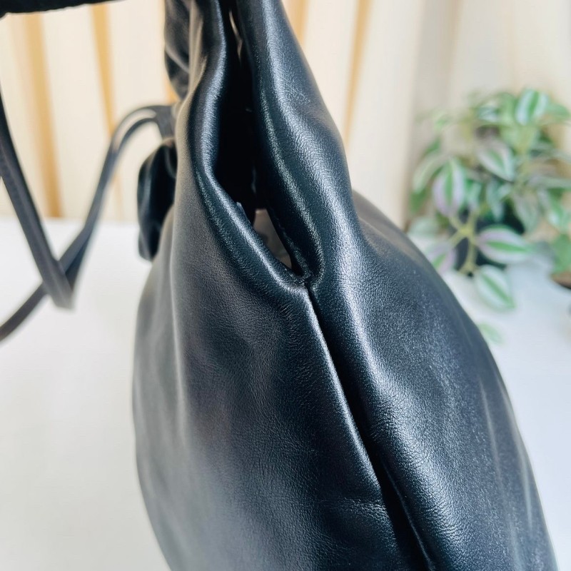 Miumiu新款花邊餃子包 黑色肩背包-17