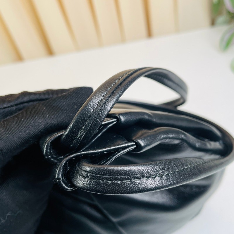 Miumiu新款花邊餃子包 黑色肩背包-19