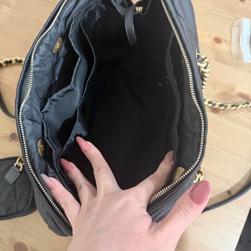 CHANEL 保齡球包Cocoon 系列的尼龍菱格托特包-4