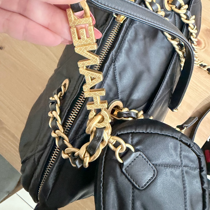 CHANEL 保齡球包Cocoon 系列的尼龍菱格托特包-16