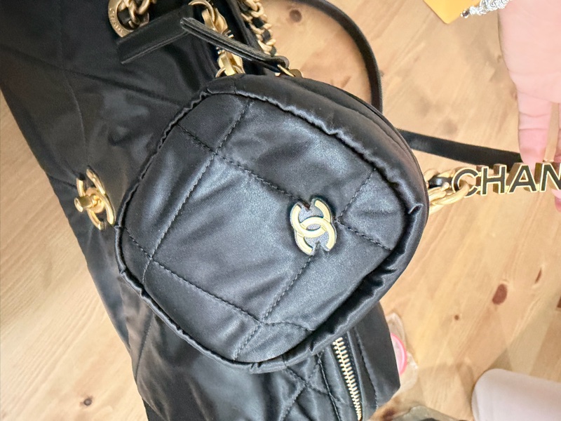 CHANEL 保齡球包Cocoon 系列的尼龍菱格托特包-20